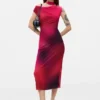 Asymmetrische gedrapeerde jurk