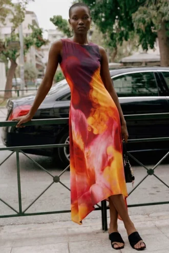 Asymmetrische mouwloze jurk