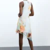 Asymmetrische mouwloze jurk