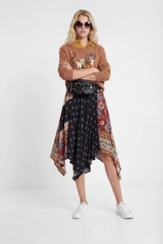 Asymmetrische uitlopende patchworkrok