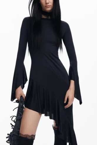 Asymmetrische zwarte jurk MarÍA Escote