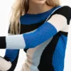 Blauwe gebreide trui
