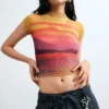 Blouse met korte mouwen en hoge hals
