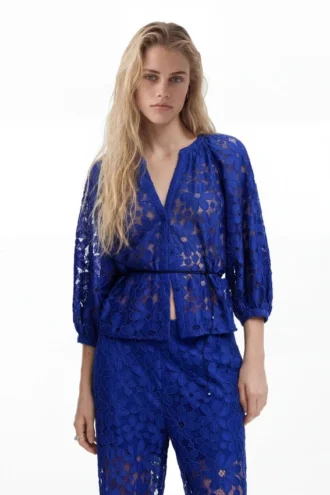 Blouse met uitsnijdingen