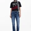 Cherry T-shirt met vetersluiting