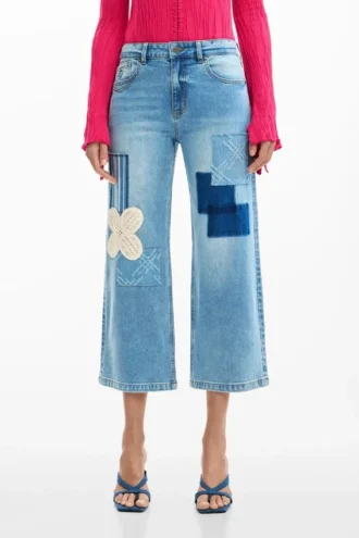 Denim broek met gehaakte patches