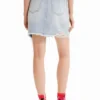 Denim mini-rok met gekruiste taille