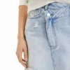 Denim mini-rok met gekruiste taille