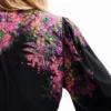 Digitale bloemenprint wikkelblouse