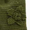 Gehaakte tassen met bloemen