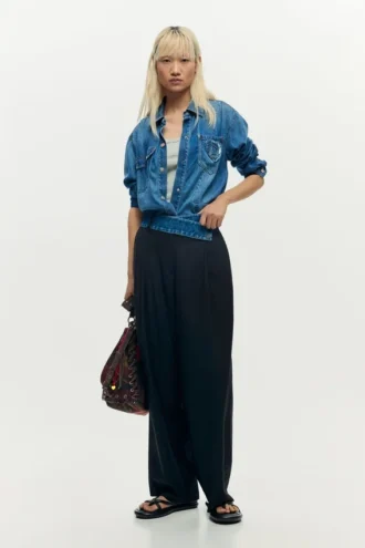 Getailleerde broek in combinatie