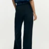 Getailleerde broek in combinatie