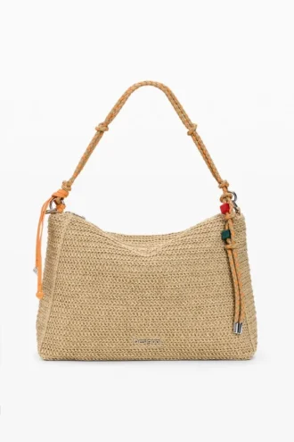 Grote raffia tas met bedeltjes