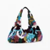 Grote tas met borduursels