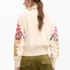 Jas met bloemenpatches