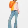 Jeans met bloemenstiksels