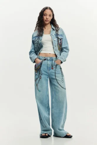 Jeans met kettingen