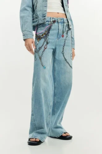 Jeans met kettingen