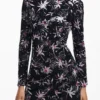 Kimono-hals jurk met bladmotief