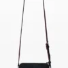 Kleine crossbody-portemonnee met textuur