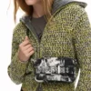 Kleine crossbody-portemonnee met textuur
