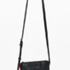 Kleine crossbodytas met bedeltje