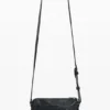 Kleine crossbodytas met bedeltje