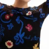Kort, getailleerd T-shirt met bloemenprint