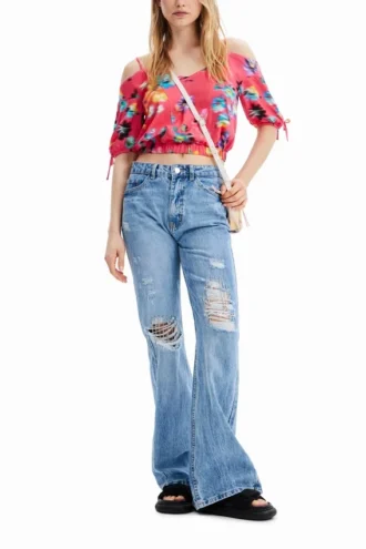 Korte gerimpelde bloemenblouse