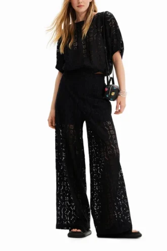 Korte kanten blouse met pofmouwen