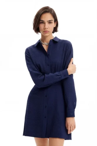 Korte shirtjurk met textuur