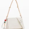 Middelgrote tas met bedeltjes