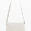 Middelgrote tas met bedeltjes