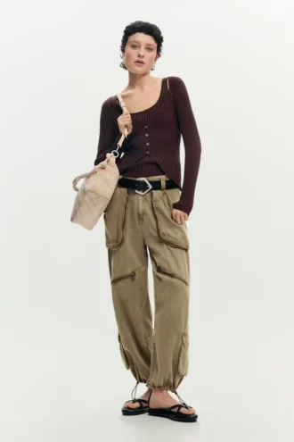 Middelgrote tas met borduursels