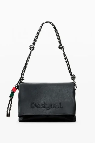 Middelgrote tas met logo en bedeltjes