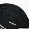 Middelgrote tas met studs-bedeltje