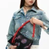 Middelgrote tas met textuur