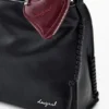 Middelgrote tassen met hartvormig bedeltje