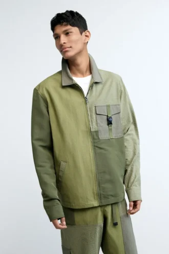 Militaire jas met zakken