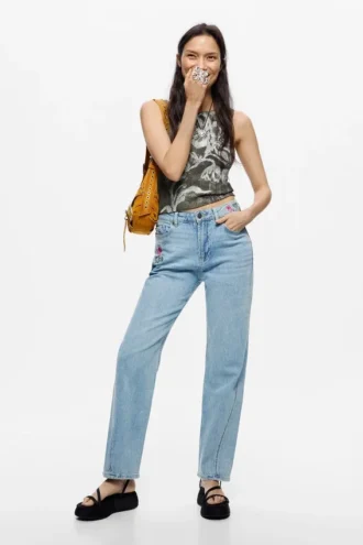 Rechte bloemenjeans