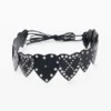 Riemen met studs en hartjes