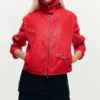 Rood imitatieleren jasje