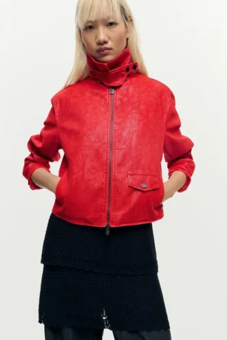 Rood imitatieleren jasje