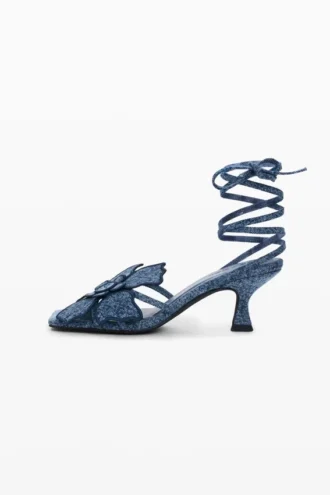 Sandalen met bloemenapplicatie