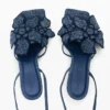 Sandalen met bloemenapplicatie