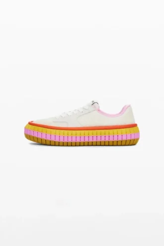 Sneakers met veelkleurige zool
