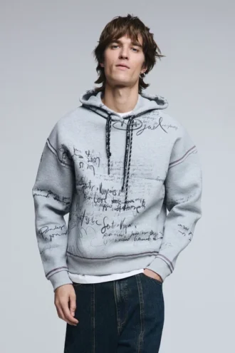 Sweatshirt met capuchon en opdruk