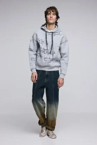 Sweatshirt met capuchon en opdruk