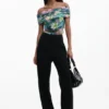 T-shirt met bloemenprint en boothals