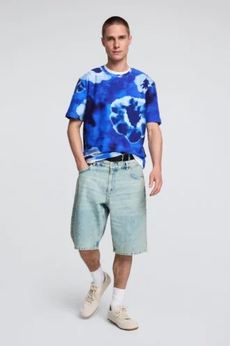 T-shirt met bloemenprint in tie-dye-stijl